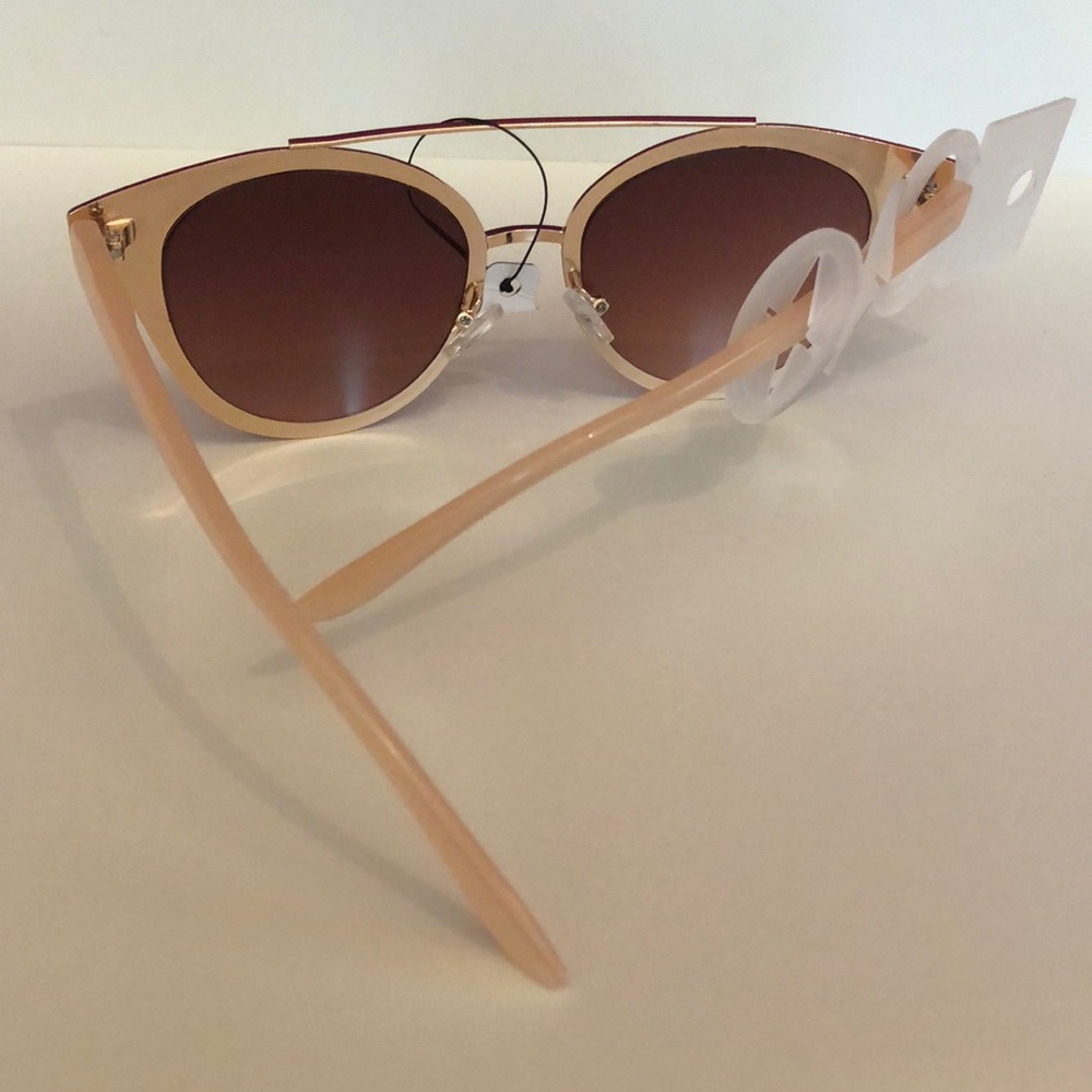 FASHION ROUND CAT LENSE MAUVE 100% UV SUNGLASSES - Picture 5 of 8